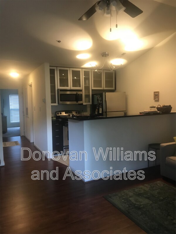 Building Photo - 3-53C S Graham St