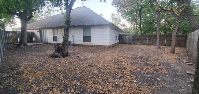 Building Photo - 8617 Talyne Chaise Cir