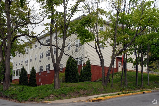 Building Photo - Belmont Knoll