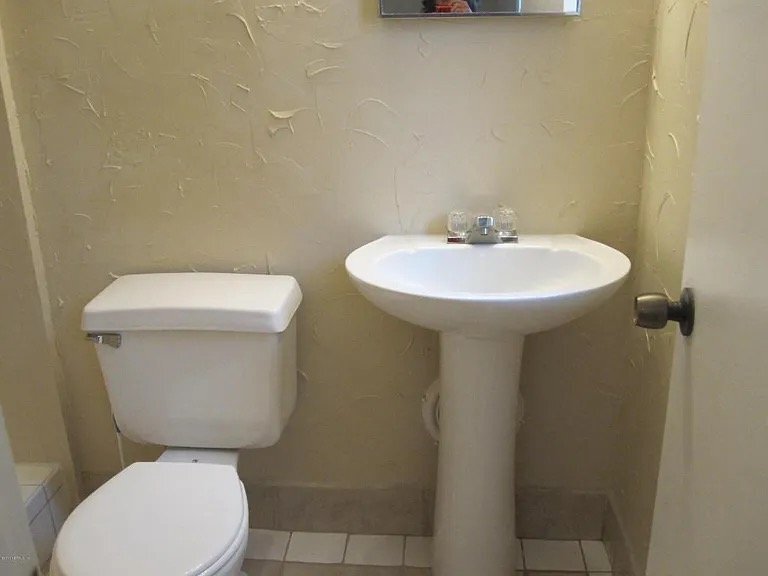 Building Photo - 434 Hayton Ave