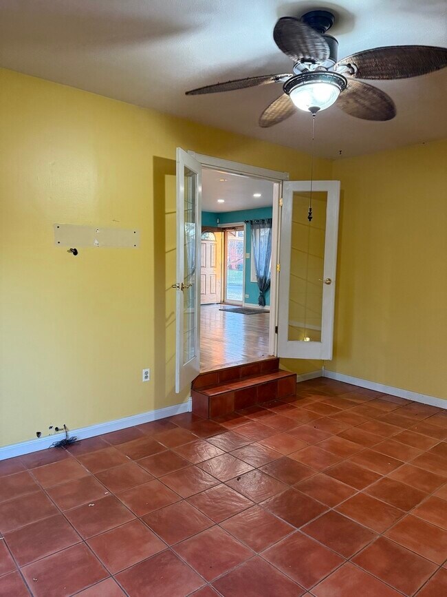 Building Photo - 655 Comstock Ave