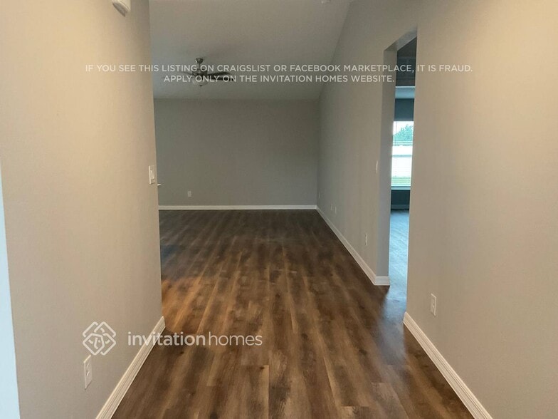 Building Photo - 214 SW 15th Pl