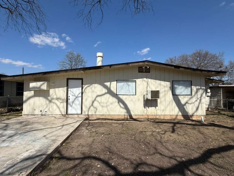 Building Photo - 230 Craigmont Ln