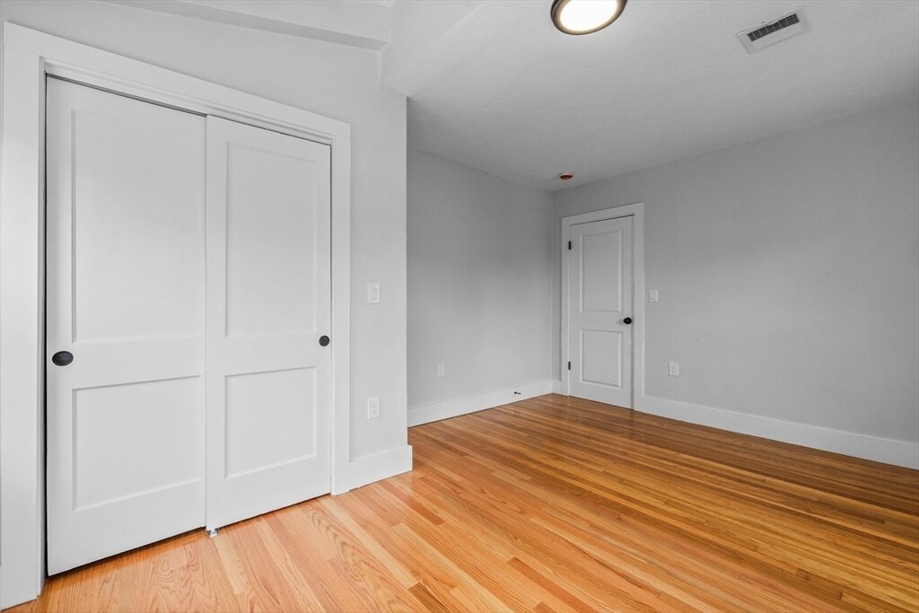 Building Photo - 170 Calumet St