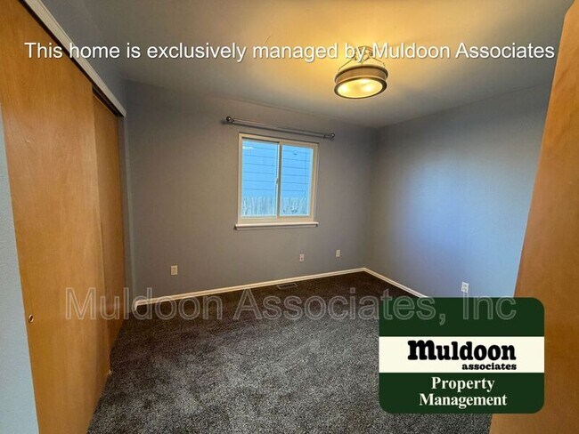 Building Photo - 821 Legend Oak Dr