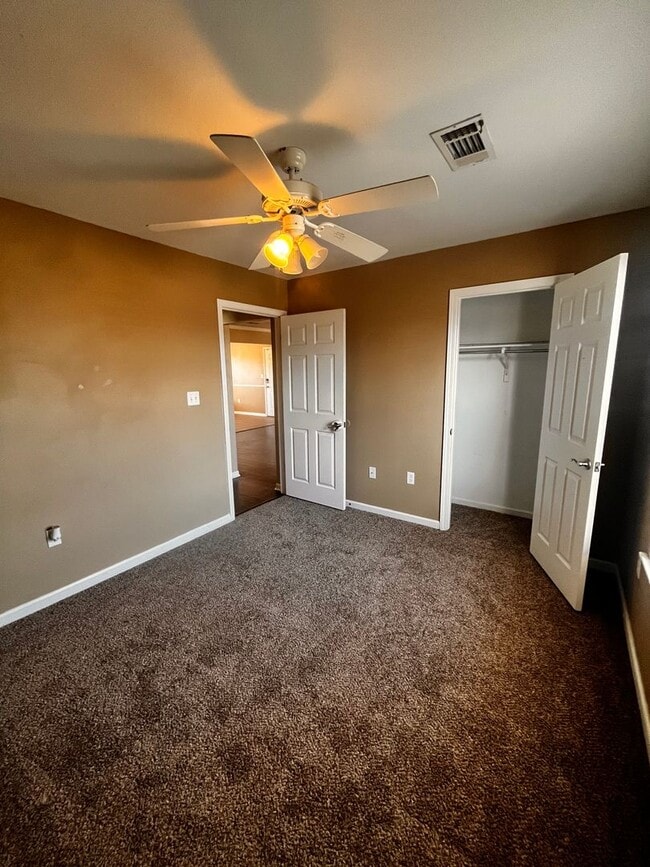 Building Photo - 3/2 in Sherwood