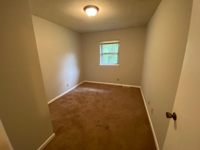 Building Photo - 3909 Overland Hts