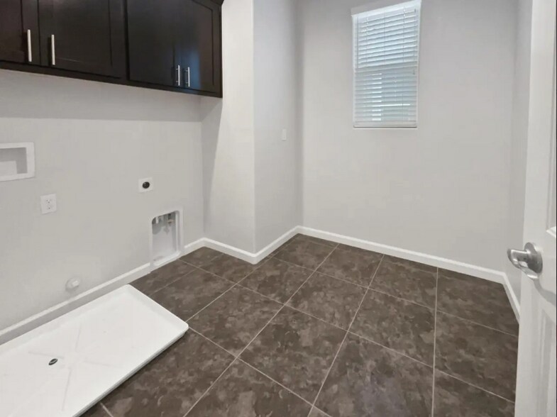 Building Photo - 4418 Natomas Central Dr