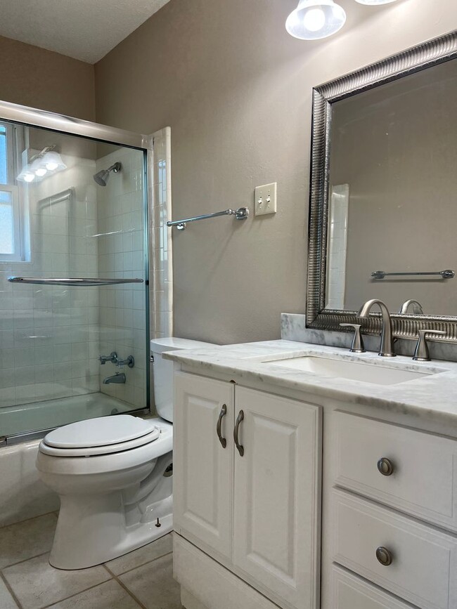 Building Photo - 6521 Corsica Dr