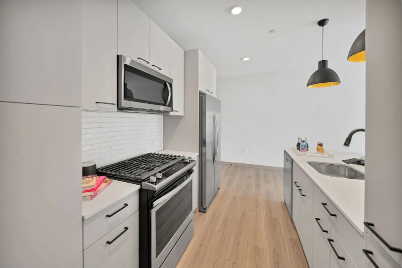 Building Photo - 2131 N Elston Ave