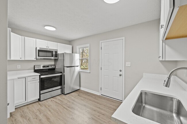 Building Photo - 1716 E Whittier St