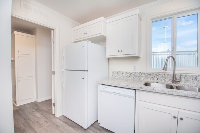 Building Photo - New Build 2 Bedroom / 2 Bath + Office Home in Mount Hope! DEPOSIT $1500!