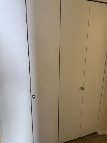 Laundry closet - 2600 E Springfield Pl