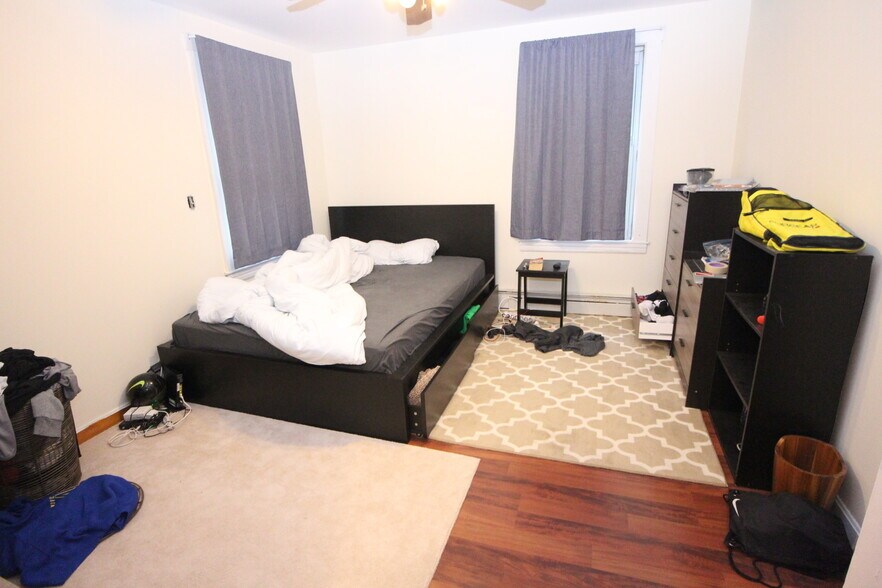 Building Photo - 414 Western Ave