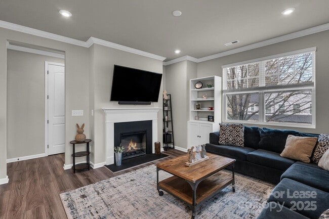 Building Photo - 16764 Summers Walk Blvd