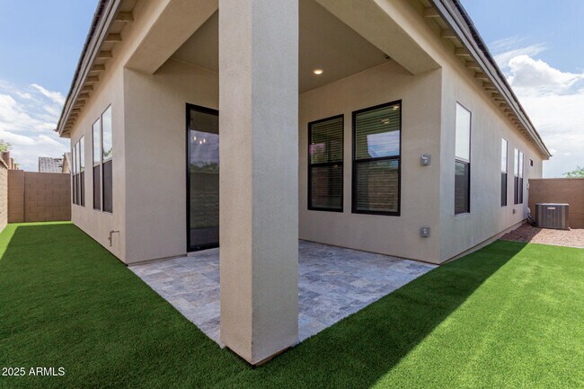 Building Photo - 20320 W Roma Ave