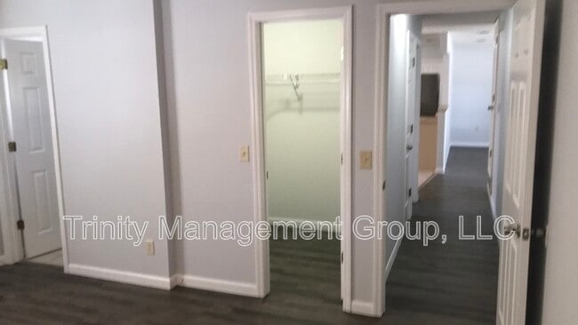 Building Photo - 2240 NE 39th St