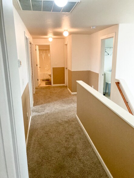 Building Photo - 312 G St NE