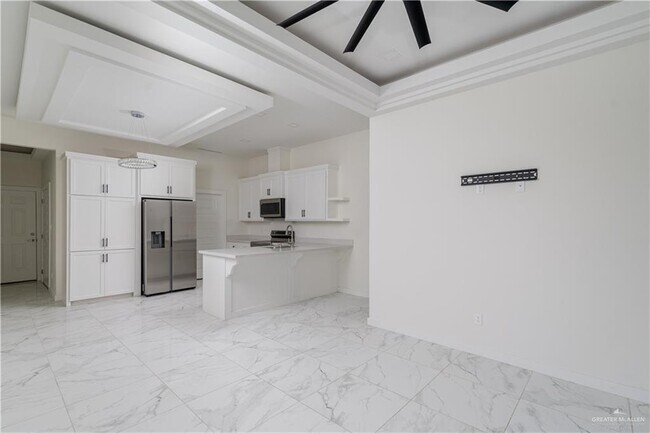 Building Photo - 10 W Kiwi Ave