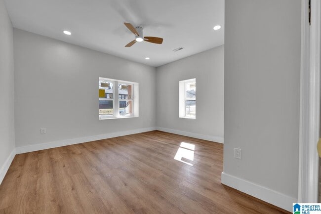 Building Photo - 1720 34th Pl N