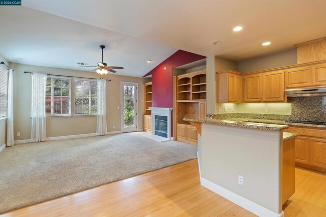 Building Photo - 350 Caroni St