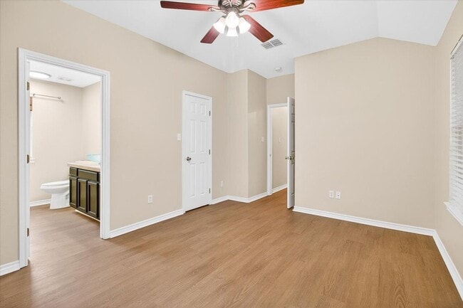 Building Photo - 3726 Sunnyville Dr