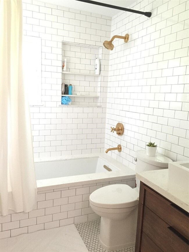 Building Photo - 5546 Pagewood Ln