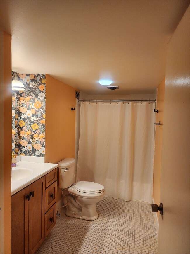 Building Photo - 4000 N Meridian St