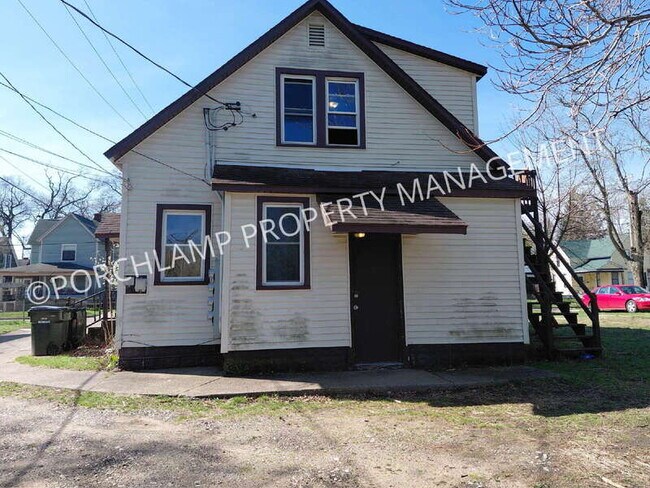 Building Photo - 216 W Grand Ave