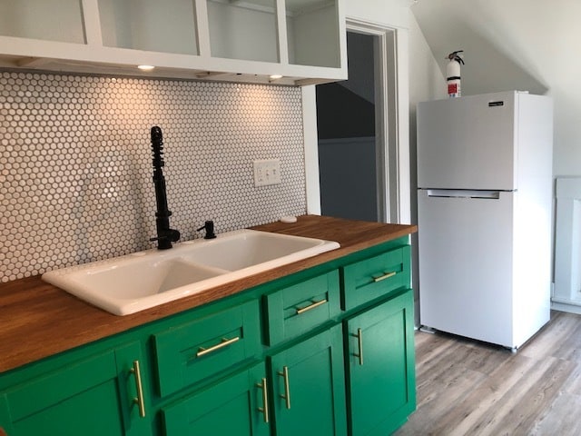 Kitchen - 662 Lamberton St NE