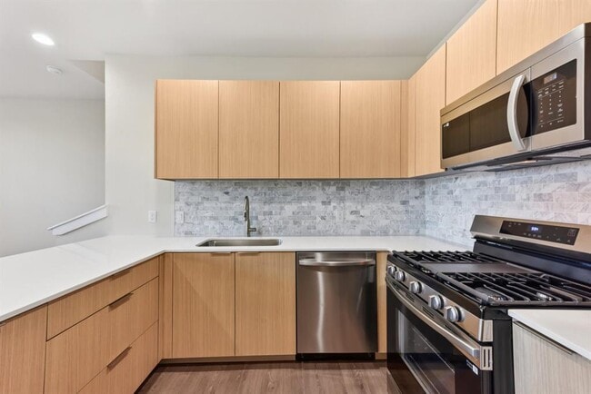 Building Photo - 17012 Marsh Wren Pass