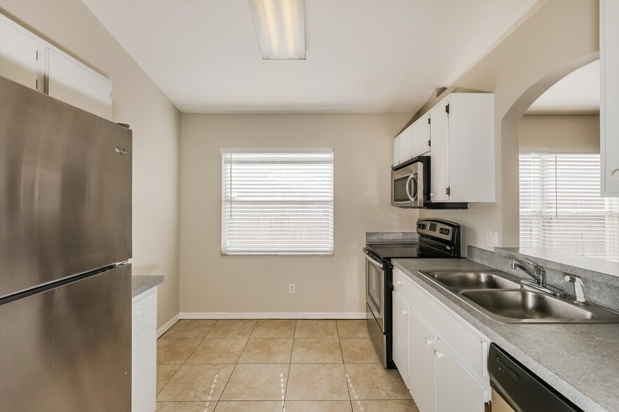 Building Photo - 1022 Harvest Moon Dr