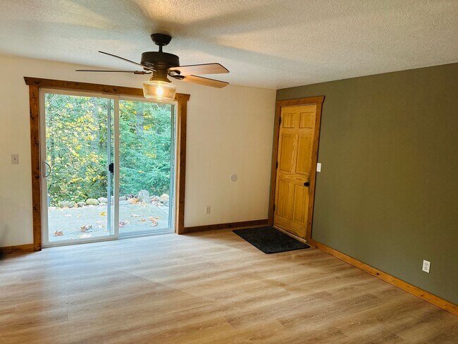 Building Photo - Beautiful Acreage Property