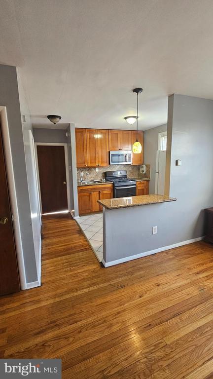 Primary Photo - 529 McKinley St