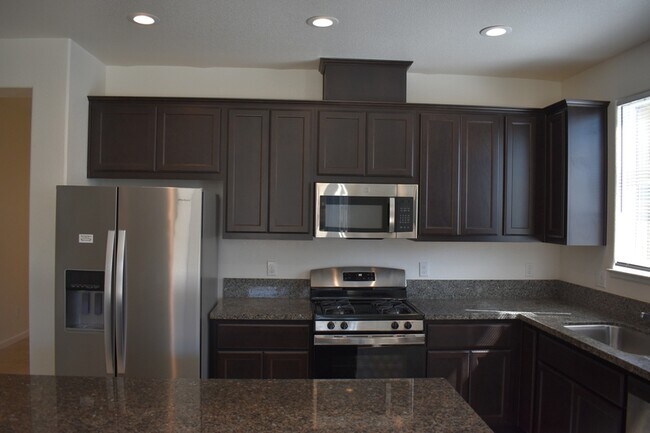 Building Photo - 4457 Jennifer Wy