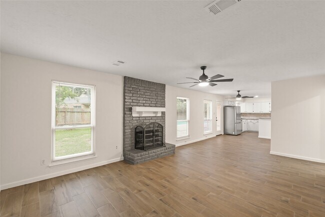 Building Photo - 3711 Fernview Dr