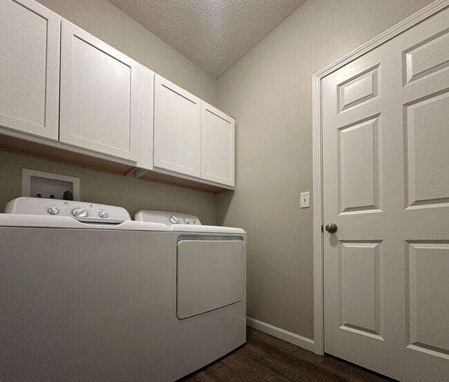 Building Photo - 4336 Dawn St