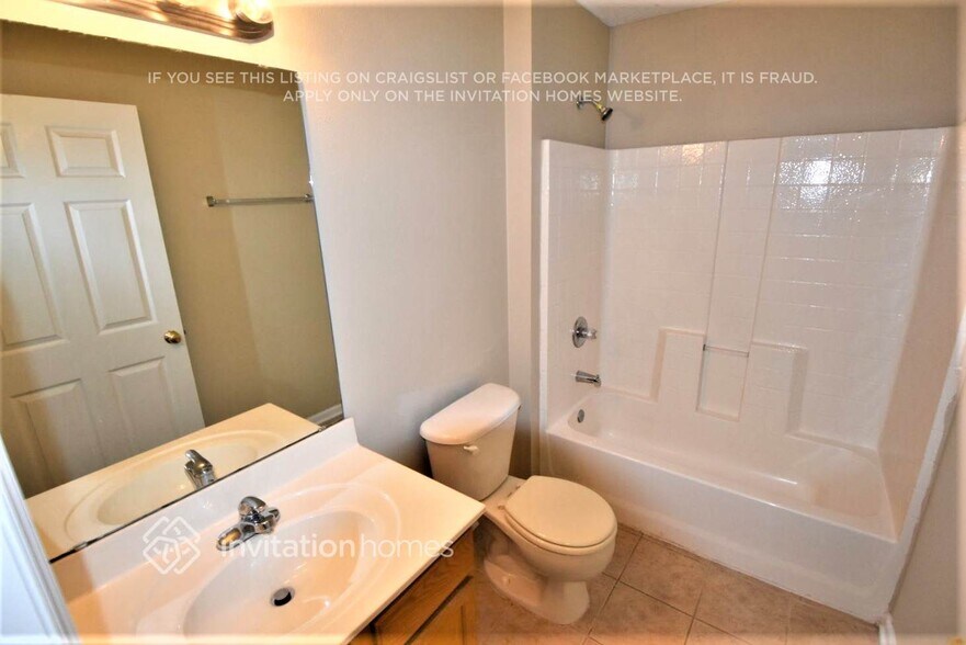 Building Photo - 7102 Beekman Lake Dr