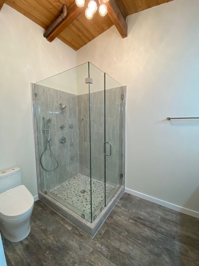 Building Photo - 4 bed, 2 1/2 bath home in the Racquet Club...