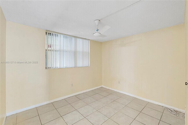 Building Photo - 9091 Lime Bay Blvd
