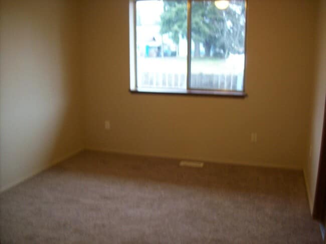 Building Photo - STATUS: PENDING APPLICATION-  R173 $1250