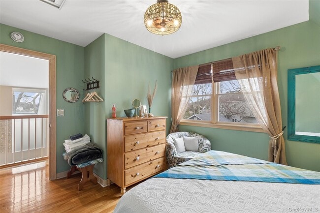 Building Photo - 1050 Pine Ave