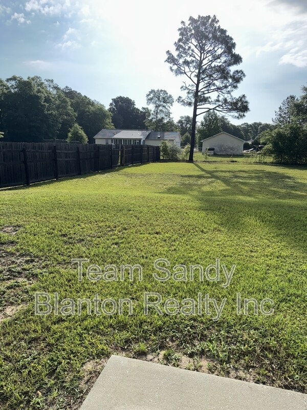 Building Photo - 7728 Bogey Ln