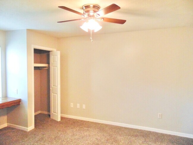 Building Photo - Beautiful Home for Lease!