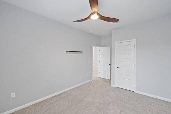 Building Photo - 8316 Looksee Ln