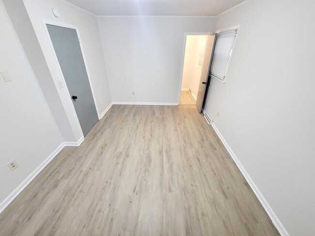 Building Photo - Great 3 bed 1.5 bath in Graham! View this home TODAY!