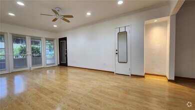 Building Photo - 20 Park Dr