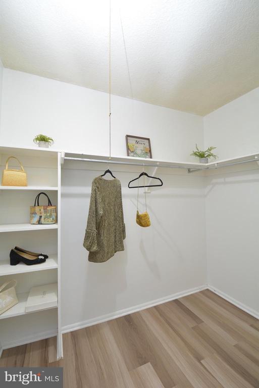 Building Photo - 4600 S Four Mile Run Dr