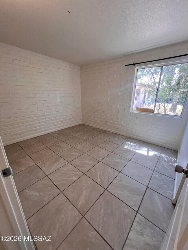 Building Photo - 3639 S Yukon Pl