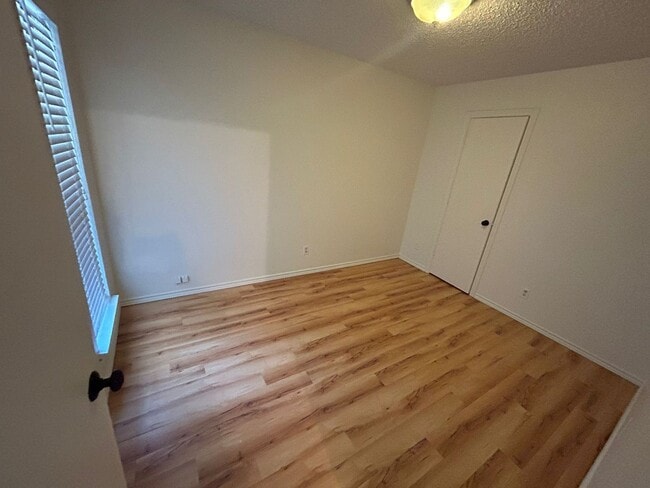 Building Photo - 2019 Chalfont Dr